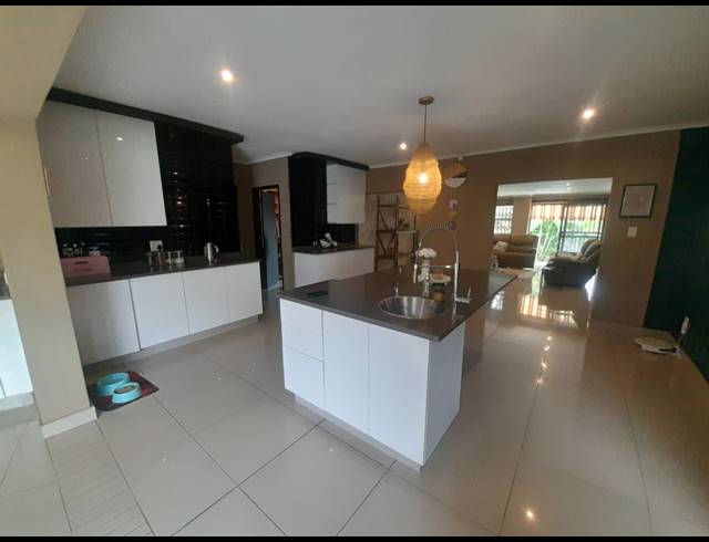 3 BEDROOM HOUSE FOR SALE IN SAFARI GARDENS